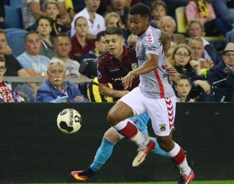 甚至直接指 甚至直接指